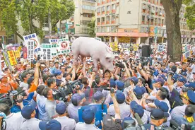 台湾付美国的保护费愈来愈高，蔡当局这次真的踢到铁板了图片