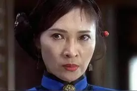 74岁影后萧芳芳的美丽人生，​和李连杰亲如母子，周星驰崇拜她图片