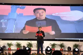 曾都一中举行第三届凤凰文化节闭幕式暨元旦文艺汇演图片