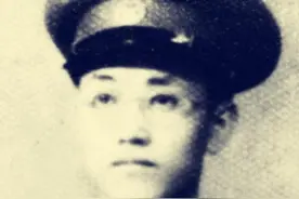 志愿军19岁战士雪地光脚追击，活捉美军顾问，团长奖励一双鞋图片