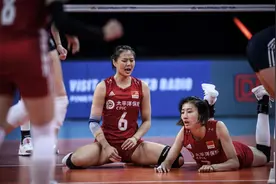 中国女排3-0横扫波兰！张常宁鱼跃救球李盈莹太拼，四强已出其三图片