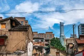 「征地拆迁」房屋因强拆灭失无法评估时，可参照相邻房屋赔偿吗？图片