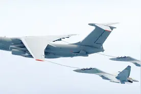 中国新空中加油机可同时为3架战机加油，载油量达110吨远超伊尔78视频封面