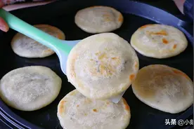 10分钟快速做糖饼，不发面不醒面，外酥里糯太香了，孩子超爱吃图片