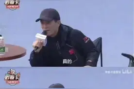 张艺谋痛批中国电影市场！编剧速成，中国电影就差一个好编剧图片