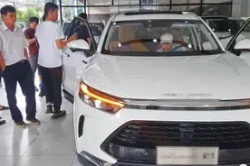 越南大量进口“廉价”中国汽车图片