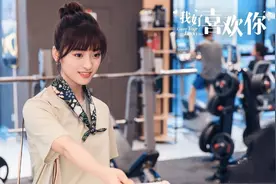 跟沈月学习丝巾怎么系，精致潮流给时尚加分图片