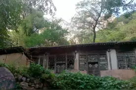 五岳寨穿越花溪谷图片