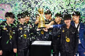 dk已经豁出去了，ad决赛现场朝队友吼：相信我！自称打得很顺利图片