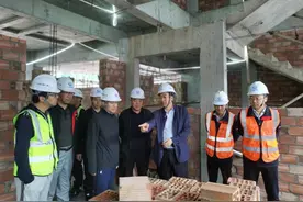 中铁一局铁建公司党委书记、执行董事许全红到渝利铁路沙子站项目开展安全风险隐患排查整治检查图片