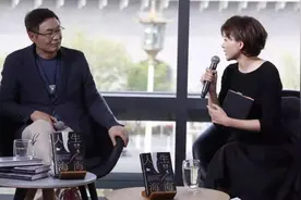 他让董卿2次落泪，一个电话高晓松为他从美国飞回来，凭什么？图片