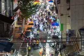 一夜爆红的地摊经济是如何拯救贫民的？图片