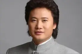 世界第四男高音戴玉强：30岁娶初恋，结婚28年，女儿是他的心肝图片