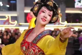 西安“不倒翁”美女曾风靡全网，现在过得怎么样？比以前好吗？图片