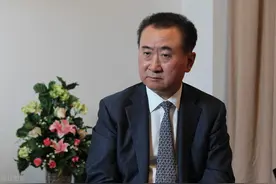 恒大、赌王纷纷“赔钱”，退出房地产的王健林却成赢家？图片