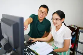 为什么研究生都想要当辅导员，工资单说明原因，是羡慕的味道图片
