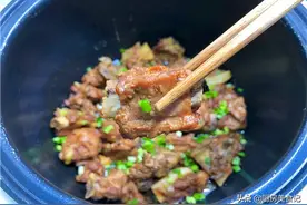 爱吃排骨的收藏了，教你个特色做法，不用一滴水，3斤排骨不够吃图片