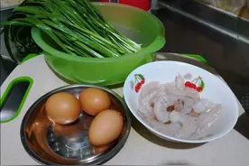 疫情期间少出门，宅家制作水煎包，三鲜馅比肉香，蓬松宣软真好吃图片