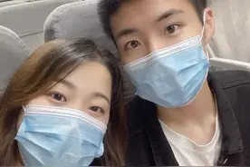 我和同年兵的爱情故事图片