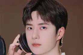白撕了？王一博自爆9月末已进组，疑似否认与赵丽颖二搭图片