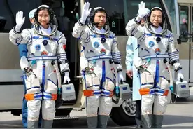 宇航员在太空都吃什么？日本吃罐头，美国吃快餐，那中国呢？图片
