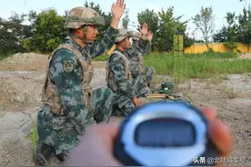 凭实力“突围”！军士选晋考核进行时……图片