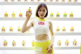 创始人辞百万年薪创业，2年估值5亿，与江小白师出同门图片