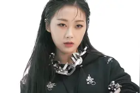 aespa推特更新：明艳美女宁宁找对造型，金玟庭上韩网热议图片