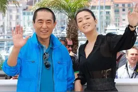 张艺谋前妻回忆离婚过程：巩俐写情书称被前男友打伤向老谋子逼婚图片