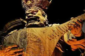 张三和李四想欺负修行中的孙不二，看天公是怎么收拾他俩的图片