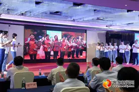 表白，我要大声说！向抗疫英雄致敬图片