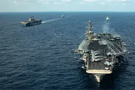 岛内专家：美国航母若进入台湾海峡，将成中国大陆的靶子图片