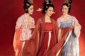 双胞胎汉服网红晒“一家五口”合照，画面温馨，妈妈的颜值亮了图片