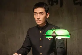 朱一龙 叛逆者剧照 无畏暗夜 逐光而行 期待中山装林楠笙精彩演绎图片