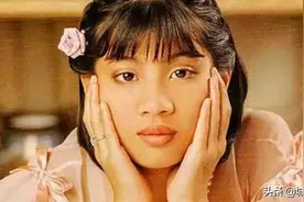 33岁泰国小公主当伴娘，却将新娘风头抢尽，看闺蜜下跪十分淡然图片