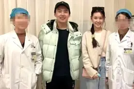 25岁郭麒麟恋情疑似曝光！女方乖巧可爱，又高又瘦，是当红童星图片