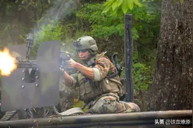影视剧中士兵冲锋时用机枪掩护，不会被误伤吗？真实情况并非如此图片