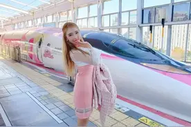 日本41岁主妇沉迷公主生活不能自拔，举手投足画风奇特图片
