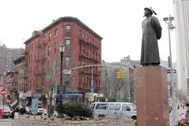 在美国寸土寸金的纽约，为什么铸有林则徐的铜像？图片