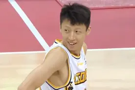 四川险胜广厦！生死时刻裁判太抢镜，接连出现严重误判+漏判图片