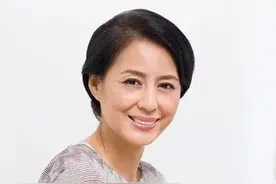 50岁阿姨再婚35岁小伙，阿姨每天都生活在幸福中图片