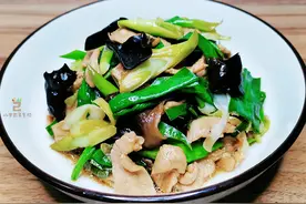 蒜苗有“天然青霉素”之称，3月正鲜，炒肉最香，春天常吃身体棒图片