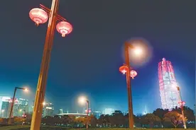 绚丽十三五郑州这五年｜157处街景亮化添彩60%花灯旧灯新用 迎新春！火树银花不夜天 疑似星汉落凡间图片