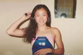 让你意想不到的明星旧照，范冰冰没整过容，张国荣女装太惊艳图片