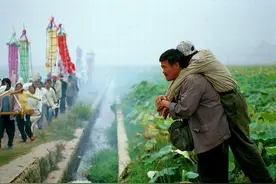 赵本山千里背尸 人情冷暖尽收眼底 郭德纲的仗义是否更有讽刺意味图片