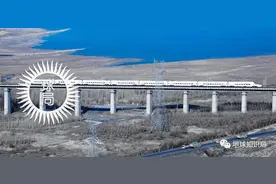 新疆，为什么要造更多更多更多的铁路 | 地球知识局图片