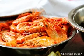 农村大姐卖20一碗沙爹面，日销至少200碗，一年攒下几十万图片
