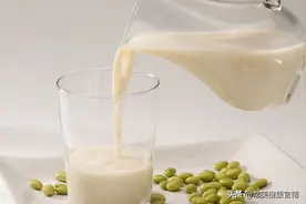 减肥真的只能喝脱脂牛奶吗？全脂牛奶的好处让你想不到图片