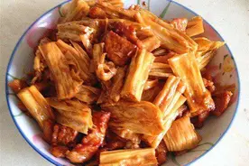腐竹粉丝烧肉怎么做好吃？腐竹粉丝烧肉的做法图片