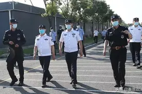 刘旸到南京市公安局特警支队龙虎突击大队检查工作图片